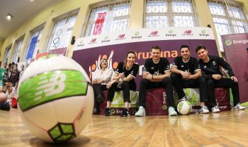 Już 200 szkół w Drużynie Energii!  Uczniowie z całej Polski znów trenują z gwiazdami sportu
